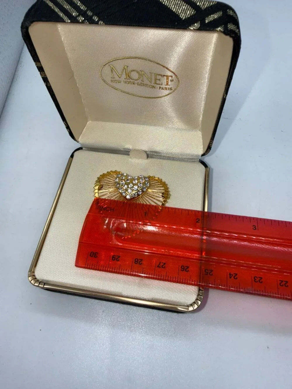 NIB Monet Gold Tone Rhinestone Double Heart Brooch Pin in Original Box